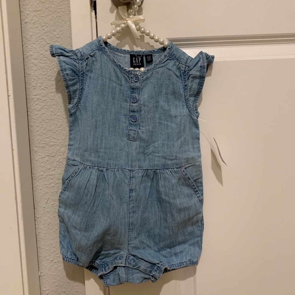 BabyGap denim romper BNWT 12-18m